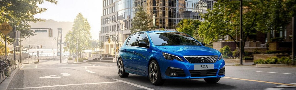 Kompaktwagen PEUGEOT 308 mit digitalem i-Cockpit® entdecken